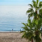 Beachfront Center Apartament
