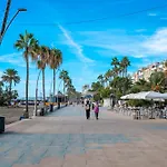 Beachfront Center Апартаменты *