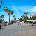 Beachfront Center Apartament Estepona