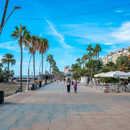 Beachfront Center Apartment *