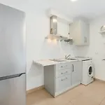 Beachfront Center דירה אסטפונה