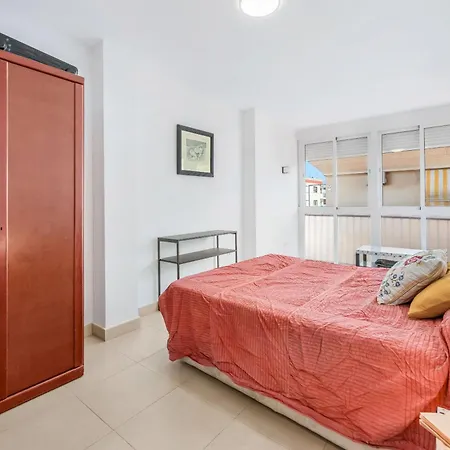 Beachfront Center דירה *