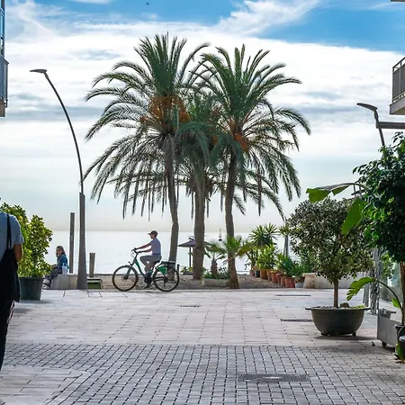 Daire Beachfront Center Estepona
